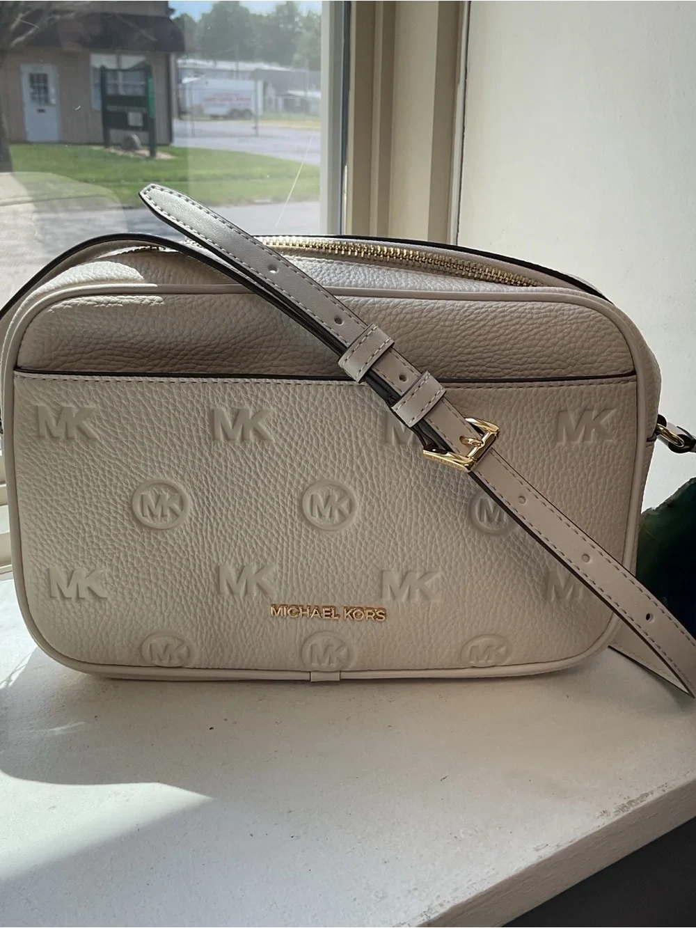 Michael Kors NWT Jet Set Travel Large Logo Debossed Camera Crossbody Bag